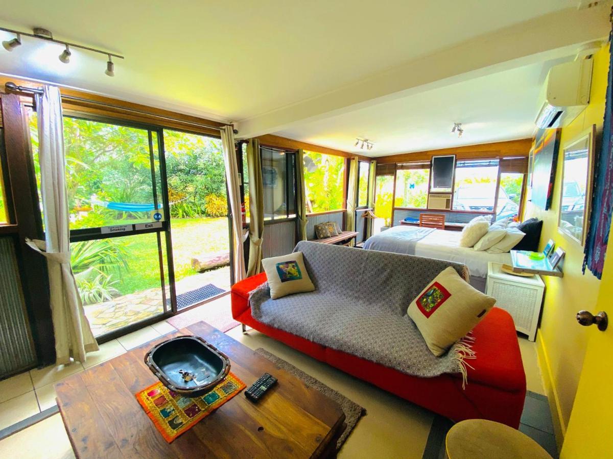 Butterfly Studio Proserpine Luaran gambar