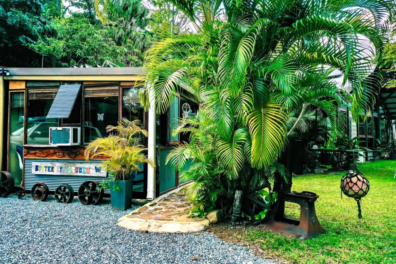 Butterfly Studio Proserpine Luaran gambar
