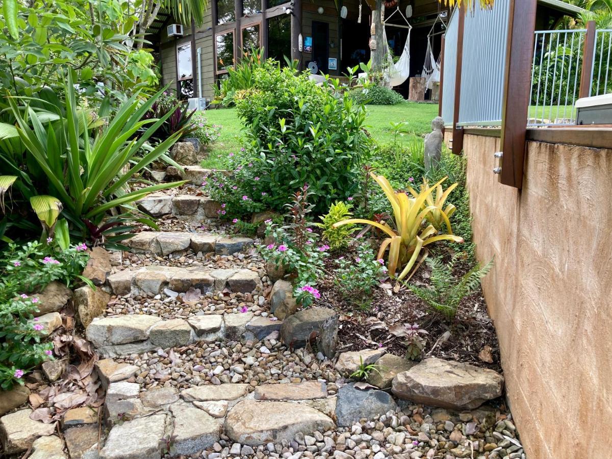 Butterfly Studio Proserpine Luaran gambar