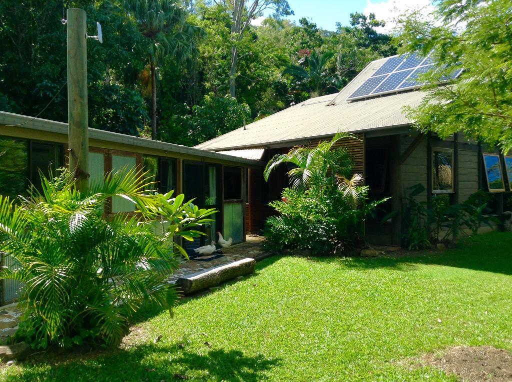 Butterfly Studio Proserpine Luaran gambar